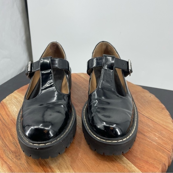 Madden girl Janne shoes, size 7.5 black patent leather T-Strap lug soles - Picture 2 of 10